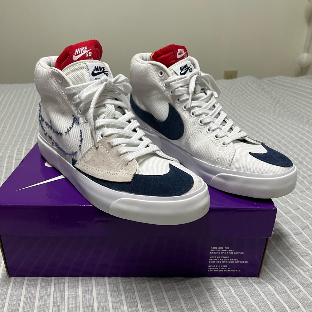 Nike Edge Mid Blazers